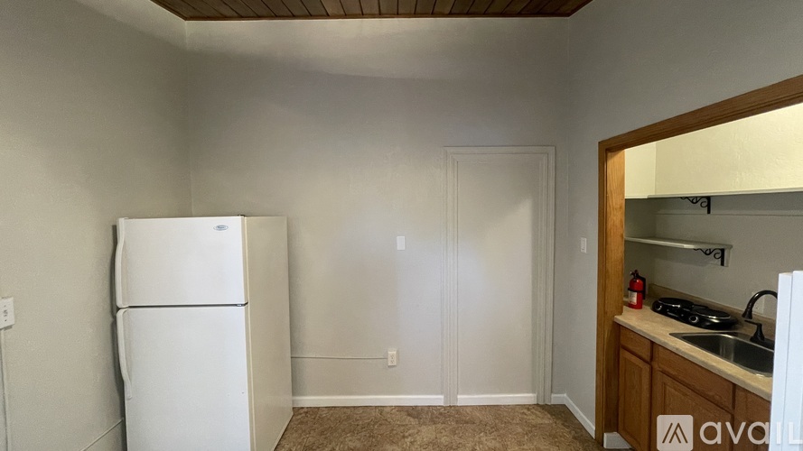 14105 Sycamore Avenue, Unit 1 Rental photo 5